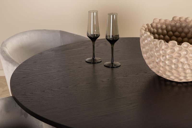 Bianca Rundt Spisebord med 4stk Berit Spisestol - Møbler - Bord - Spisegruppe