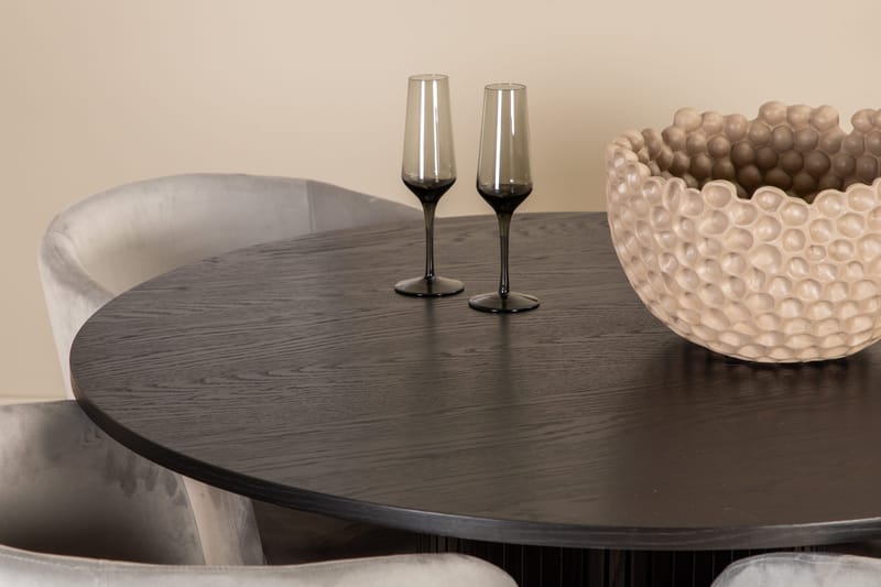 Bianca Rundt Spisebord med 4stk Berit Spisestol - Møbler - Bord - Spisegruppe