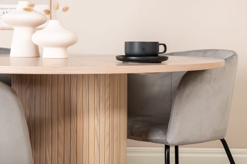 Bianca Rundt Spisebord med 4stk Berit Spisestol - Møbler - Bord - Spisegruppe