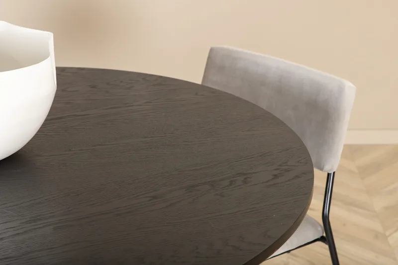 Bianca Rundt Spisebord med 4stk Kenth Spisestol - Møbler - Bord - Spisegruppe