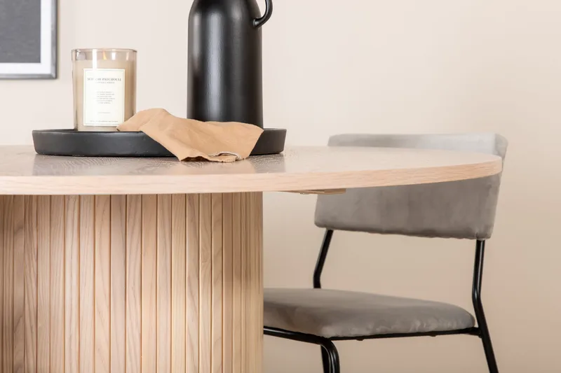 Bianca Rundt Spisebord med 4stk Kenth Spisestol - Møbler - Bord - Spisegruppe