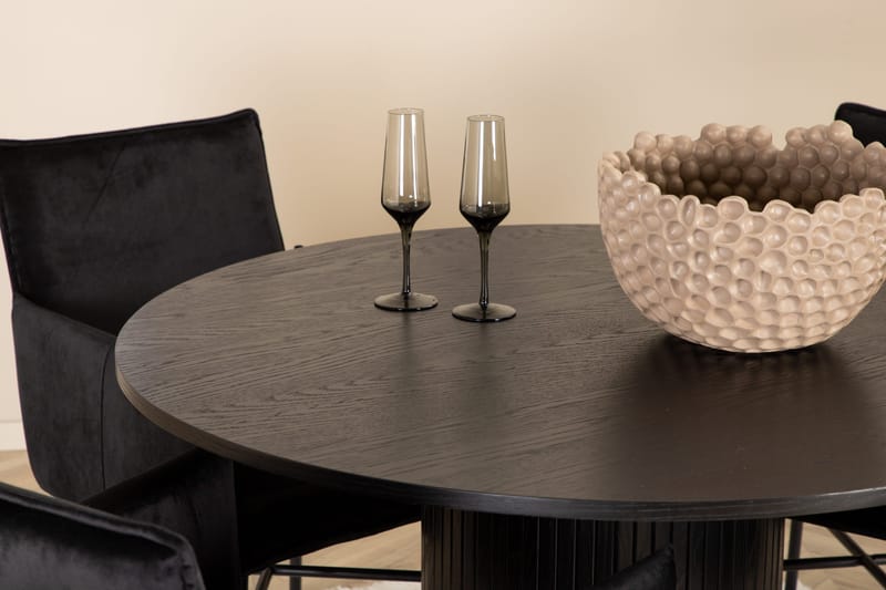 Bianca Rundt Spisebord med 4stk Pippi Spisestol - Møbler - Bord - Spisegruppe