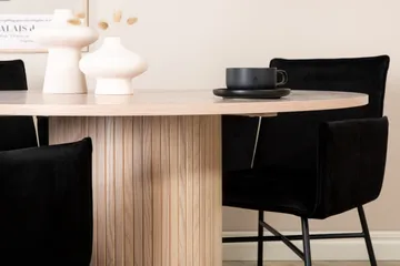 Bianca Rundt Spisebord med 4stk Pippi Spisestol - Møbler - Bord - Spisegruppe