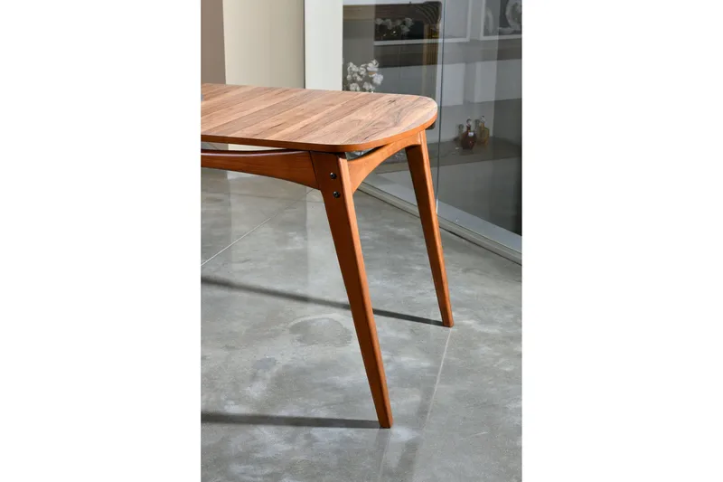 Charbel Spisegruppe 160 cm med 4 Spisestoler - Valnøtt/Krem - Møbler - Bord - Spisegruppe