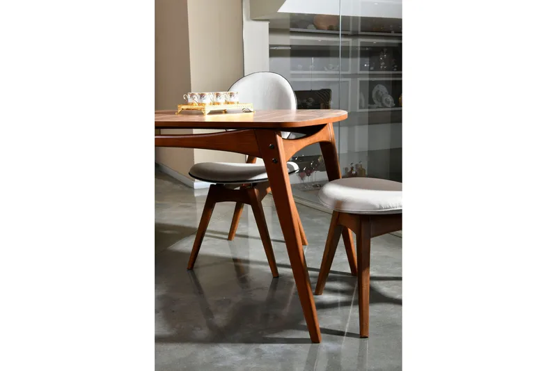 Charbel Spisegruppe 160 cm med 4 Spisestoler - Valnøtt/Krem - Møbler - Bord - Spisegruppe