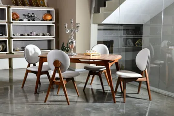 Charbel Spisegruppe 160 cm med 4 Spisestoler - Valnøtt/Krem - Møbler - Bord - Spisegruppe
