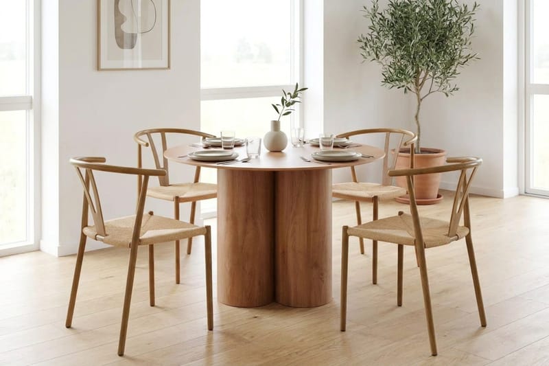 Juno spisegruppe rund 110 cm eik med 4 Elysia spisestoler - Møbler - Bord - Spisegruppe