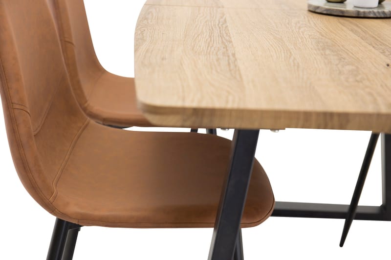 Leah Forlengningsbar Spisegruppe med 4 Pontus Stoler - Brun | Beige - Møbler - Bord - Spisegruppe