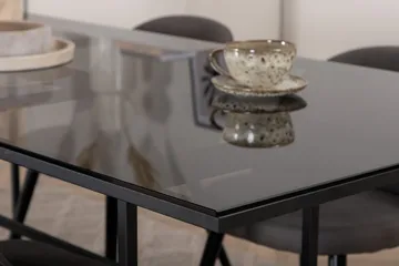 Leif Spisebord med 4stk Velvet Spisestol - Møbler - Bord - Spisegruppe