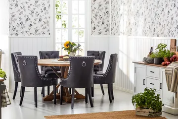 Lyon Rund Spisegruppe 150 cm med 6 Tuva Stoler - Brun Vintage Alm / Svart PU - Møbler - Bord - Spisegruppe