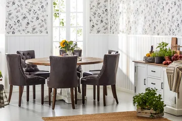 Lyon Spisegruppe Ø150 cm Rund med 6 Tuva Stoler - Vintage Natur/Hvit/Brun - Møbler - Bord - Spisegruppe