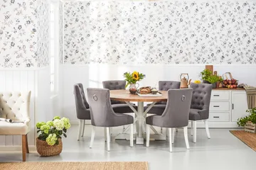 Lyon Spisegruppe Ø150 cm Rund med 6 Viktoria Stoler - Vintage Natur/Hvit/Grå - Møbler - Bord - Spisegruppe