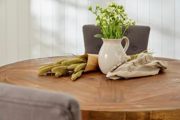 Lyon Spisegruppe Rund med 4 Viktoria Lenestoler - Tre/Hvit/Grå - Møbler - Bord - Spisegruppe