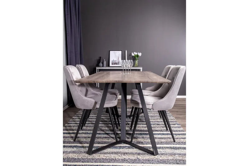 Malvina Spisegruppe med 4 Valerie Lyx Fløyelsstoler - Møbler - Bord - Spisegruppe