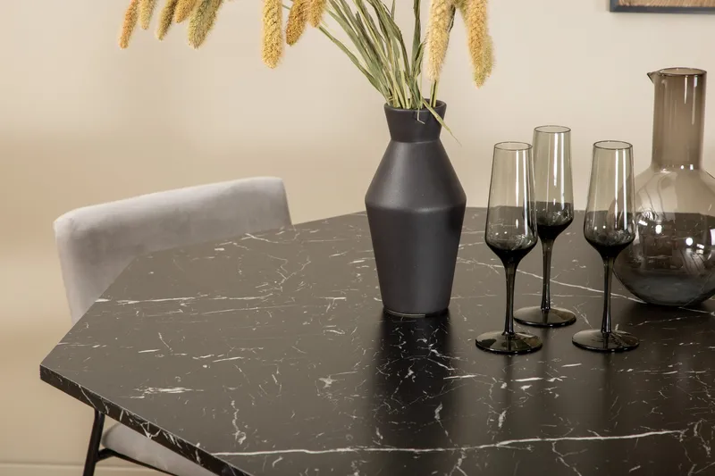 Marbs Rundt Spisebord med 4stk Kenth Spisestol - Møbler - Bord - Spisegruppe