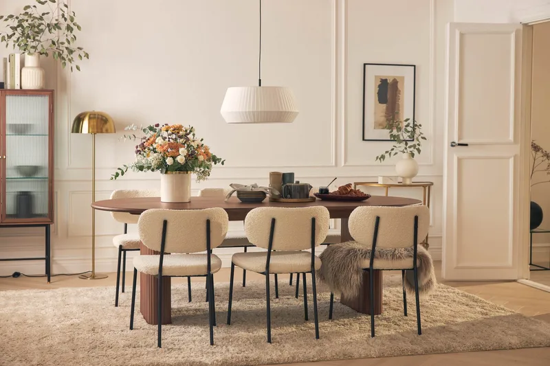 Noira Ovalt Spisebord 220 cm Valnøtt med 6 Gemmiano Spisestoler - Brun / Teddy / Tre - Møbler - Bord - Spisegruppe