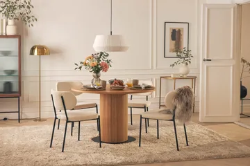 Noira Spisebord 120 cm Valnøtt Rundt med 4 Gemmiano Spisestoler - Brun - Møbler - Bord - Spisegruppe