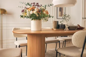 Noira Spisebord 220 cm Eik med 6 Gemmiano Spisestoler - Natur - Møbler - Bord - Spisegruppe