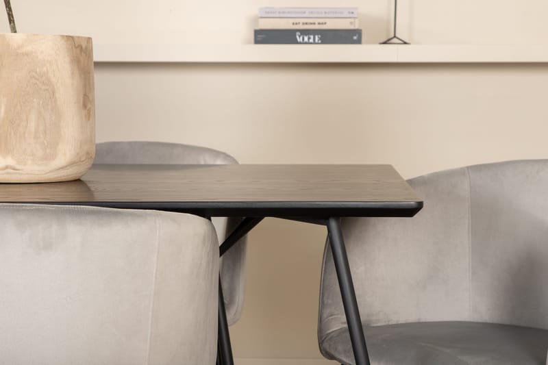 Pippi Spisebord med 6 Berit Spisestoler - Møbler - Bord - Spisegruppe