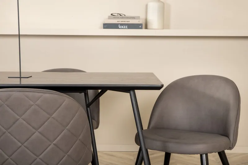 Pippi spisebord med 6 Fløyel Spisestol - Møbler - Bord - Spisegruppe