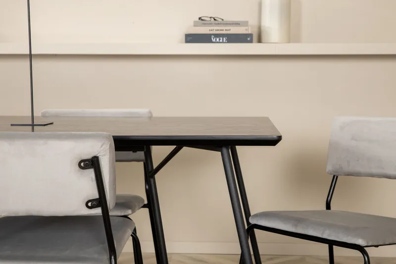 Pippi spisebord med 6 Kenth Spisestol - Møbler - Bord - Spisegruppe