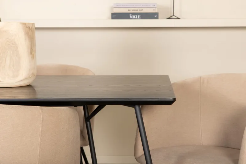 Pippi spisebord med 6 stk Berit Spisestol - Møbler - Bord - Spisegruppe