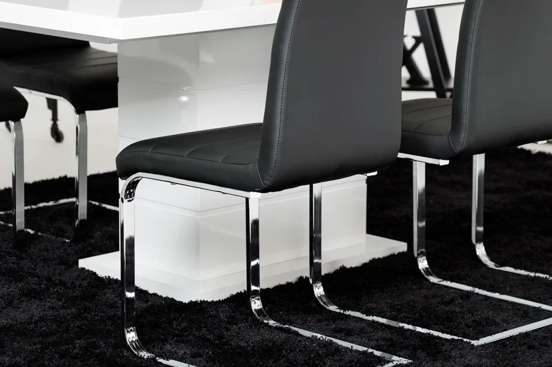 Ratliff Forlengningsbar Spisegruppe 180 cm m 4 Cibus Stoler - Hvit/Svart - Møbler - Bord - Spisegruppe