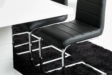 Ratliff Forlengningsbar Spisegruppe 180 cm m 4 Cibus Stoler - Hvit/Svart - Møbler - Bord - Spisegruppe