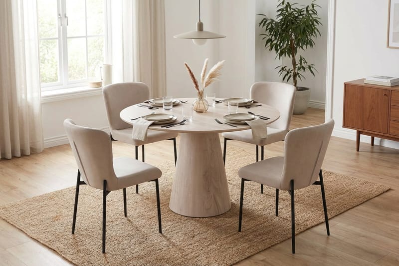Siena spisegruppe rund 110 cm hvitlasert med 4 Elsie spisestoler - Hvitlasert/beige - Møbler - Bord - Spisegruppe