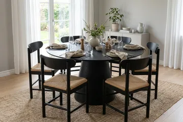 Siena spisegruppe rund 130 cm svart med 6 Malte spisestoler - Møbler - Bord - Spisegruppe