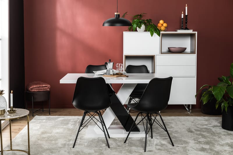 Spisegruppe Mendoza 140 cm med 4 Scale Stol - Hvit|Svart|Svart PU - Møbler - Bord - Spisegruppe