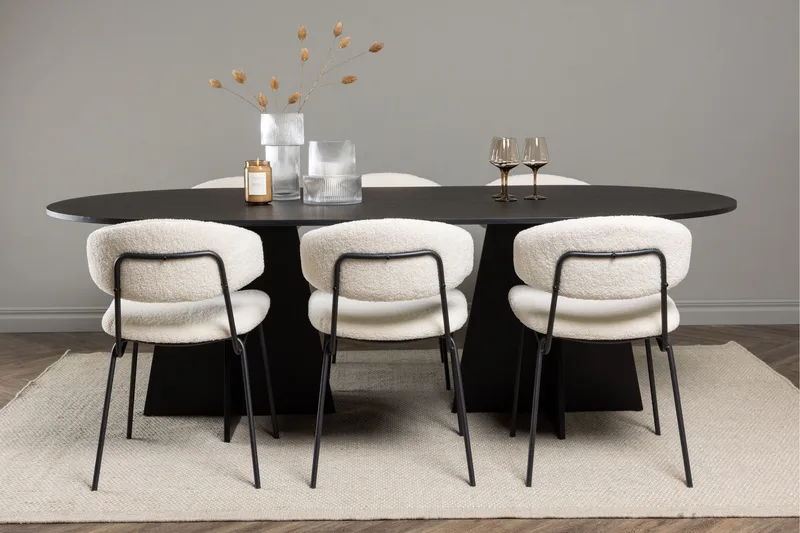 Spisegruppe Venture Home Bootcut ovalt spisebord – svart/svart finér + Chico spisestol – svart/hvit bouclé _6 Svart - Møbler - Bord - Spisegruppe