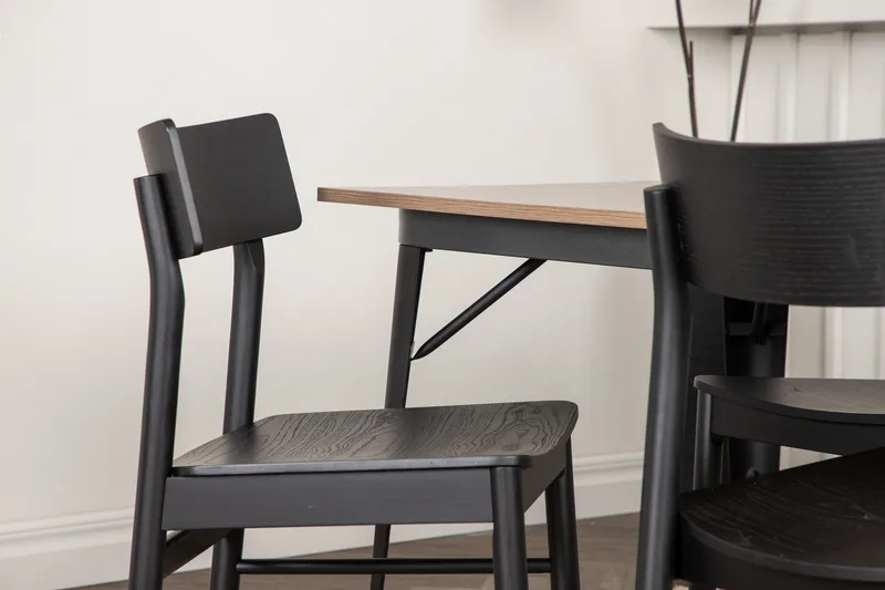 Tempe Matgruppe 140 cm Rektangulær med 4 Montros stoler - Sort - Møbler - Bord - Spisegruppe