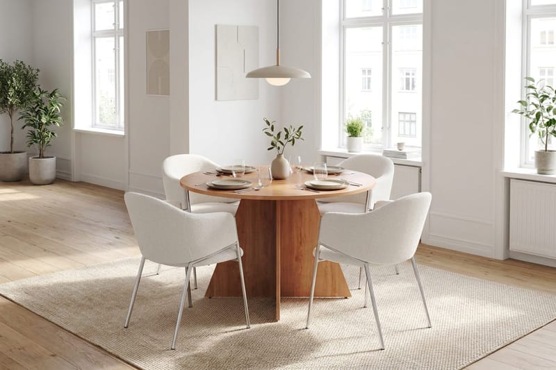 Vera spisegruppe, rund 110 cm, med 4 Filip spisestoler - Eik - Møbler - Bord - Spisegruppe