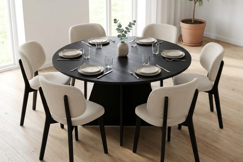 Vera Spisegruppe 130 cm rund i Svart med 6 Eira Spisestoler - Svartbeiset eik - Møbler - Bord - Spisegruppe