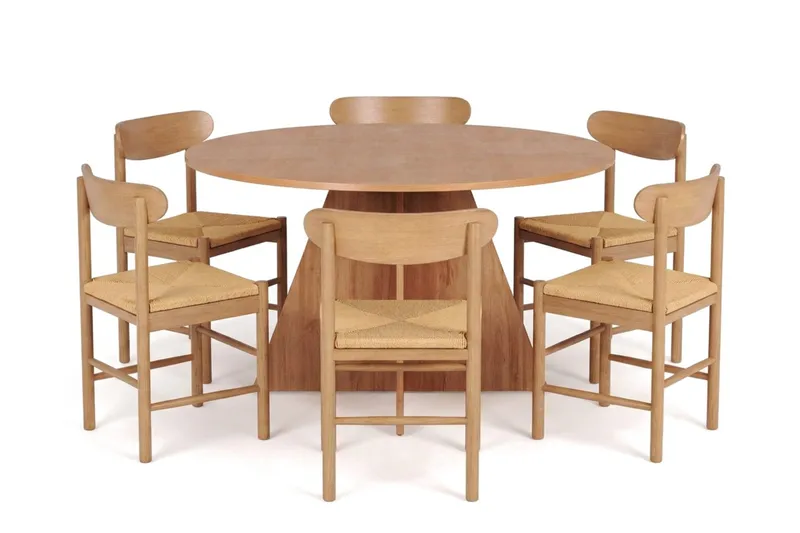Vera spisegruppe rund 130 cm eik med 6 Malte spisestoler