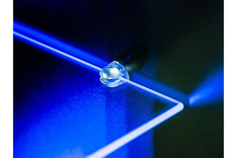 Apryl Modern TV mediamøbel med vitrineskap og LED-belysning - Svart / Tre / Glass - Møbler - TV- & Mediamøbler - TV-møbelsett