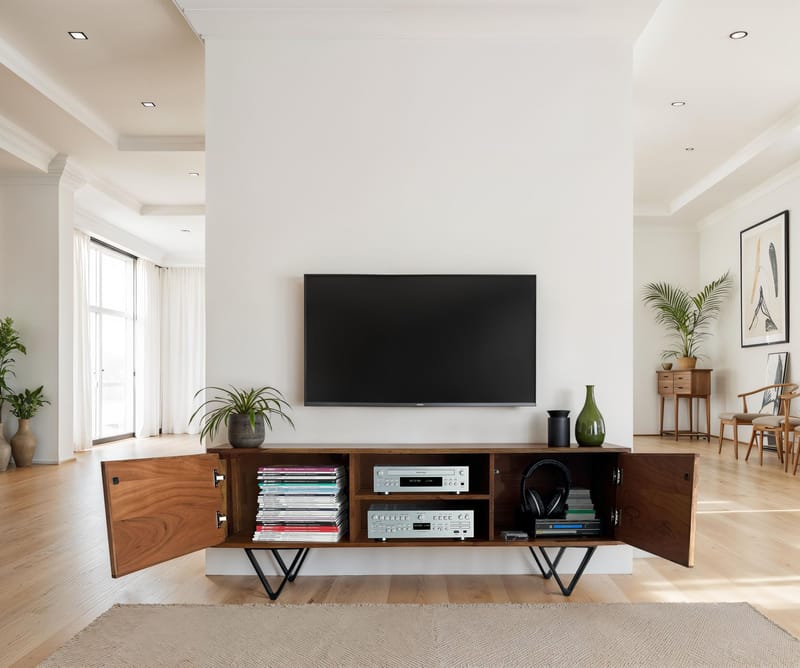 Venlor TV-benk 150x56x35 cm i massivt sheeshamtre med hvit steinlook - Hvit - Møbler - TV- & Mediamøbler - TV benk & mediabenk
