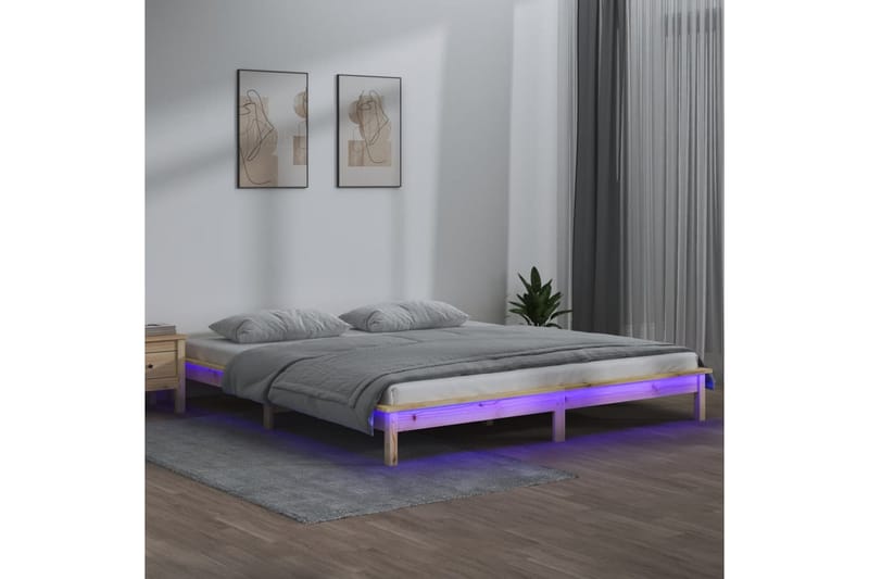 beBasic Sengeramme med LED 140x190 cm heltre - Brun - Sengeramme & sengestamme