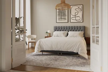 Hilton Lyx Komplett Sengpakke 180x200 cm Kontinentalseng med knappet sengegavl i fløyel - Lysegrå - Møbler - Senger - Kontinentalsenger