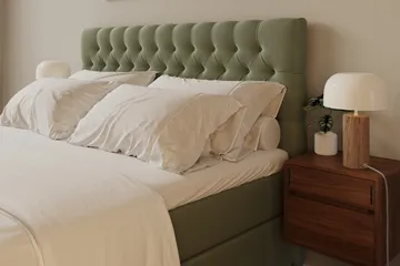 Hilton Lyx Komplett Sengpakke 180x200 cm Kontinentalseng med knappet sengegavl i fløyel - Olive - Møbler - Senger - Kontinentalsenger