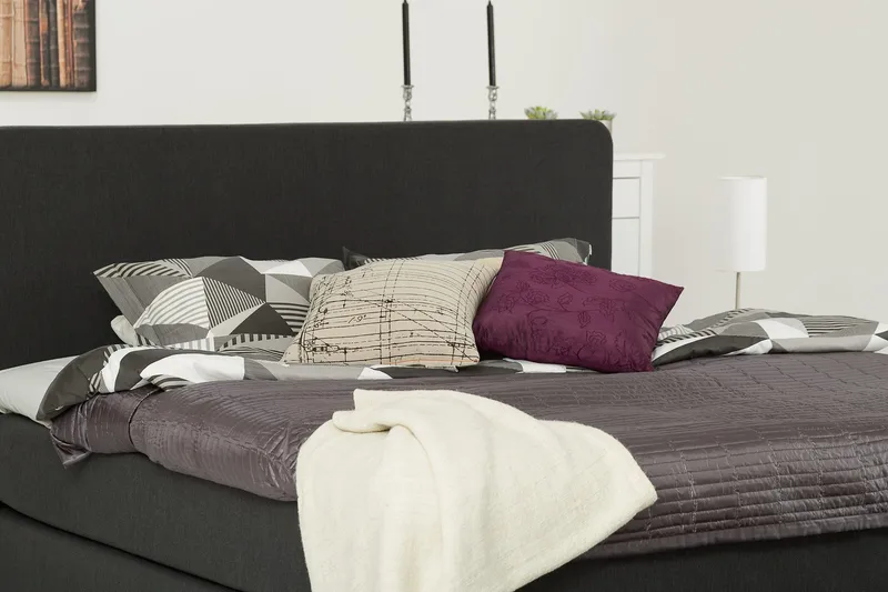 Dolly Kontinentalseng 210x210 Lateks - Møbler - Senger - Kontinentalsenger