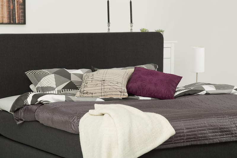 Dolly Kontinentalseng 210x210 Lateks - Møbler - Senger - Kontinentalsenger