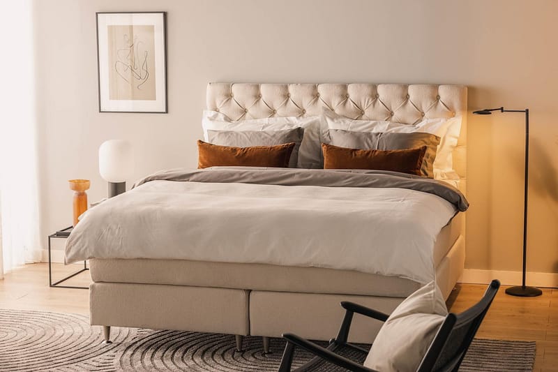 Oslo Lyx Sengepakke Boucle 180x200 Dypheftende Gavl - Lysebeige - Møbler - Senger - Kontinentalsenger