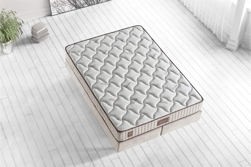 Springfjærmadrass 140x190 cm - Hvit/Beige - Møbler - Senger - Madrasser - Springfjærmadrass & rammemadras