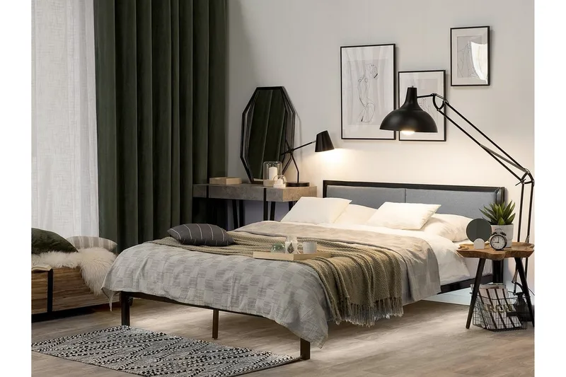 Clamart Sengepakke – Seng 160x200 cm i Stoff med Sengegavl + Overmadrass - Lys Grå - Møbler - Senger - Rammeseng