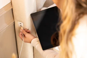 Oppbevaringsseng Alessia med LED-belysning 180x200 - Beige - Møbler - Senger - Senger med oppbevaring