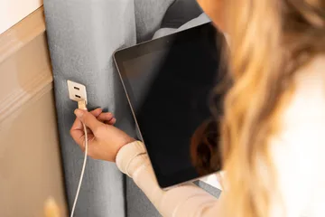 Oppbevaringsseng Alessia med LED-belysning 180x200 - Lysegrå - Møbler - Senger - Senger med oppbevaring