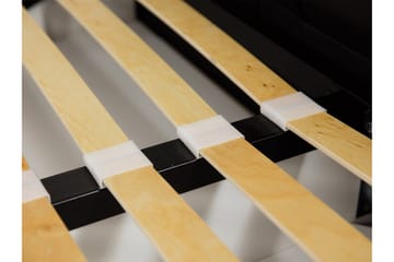 Junkerdal Seng 180x200 - Hvit - Møbler - Senger - Sengeramme & sengestamme