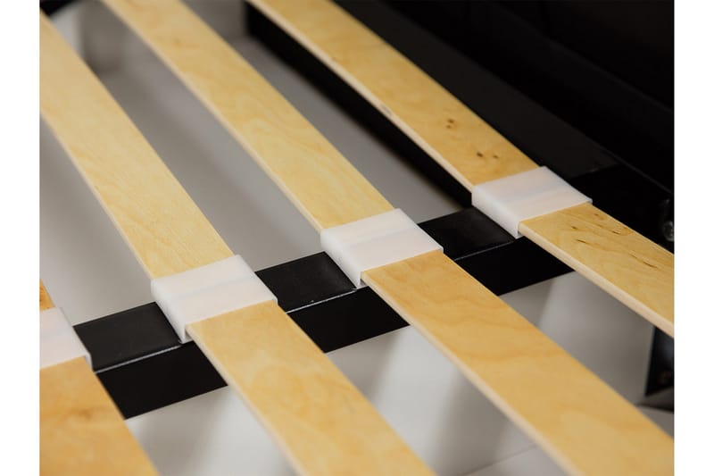 Junkerdal Seng 180x200 - Hvit - Møbler - Senger - Sengeramme & sengestamme